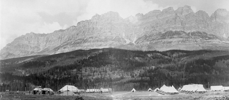 Internment camp at Castle in Banff, 1915.
