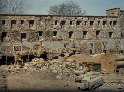 Les ruines du fort Chambly lors de sa restauration en 1983